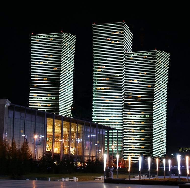 The Place Astana Hostel Eksteriør billede